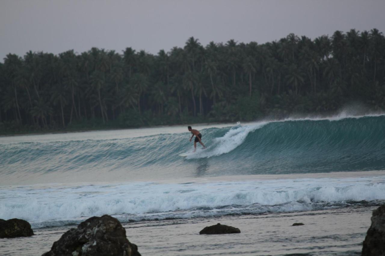 Oseda Nias Surf House Otel Hilibotodane Dış mekan fotoğraf